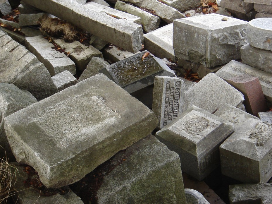 Sept_22_2007 Cemetary BrokenDSC00189